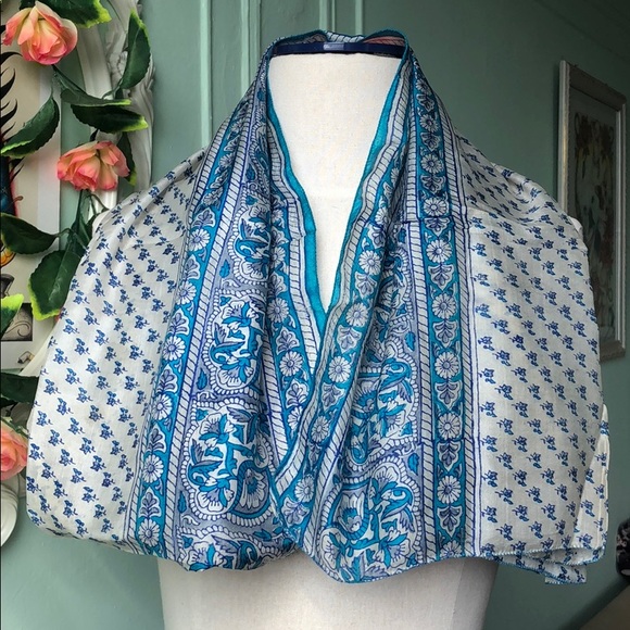 Blue&Cream vintage pure silk scarf - Picture 4 of 8